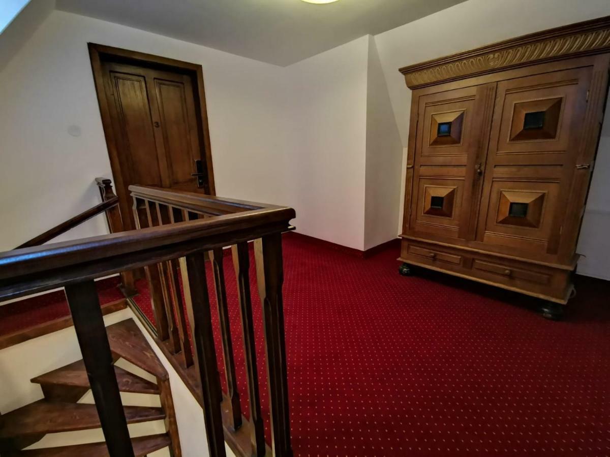 ホテル Casa Kuhn シギショアラ エクステリア 写真