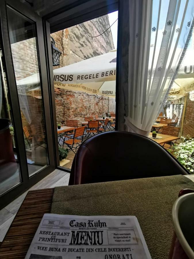 ホテル Casa Kuhn シギショアラ エクステリア 写真
