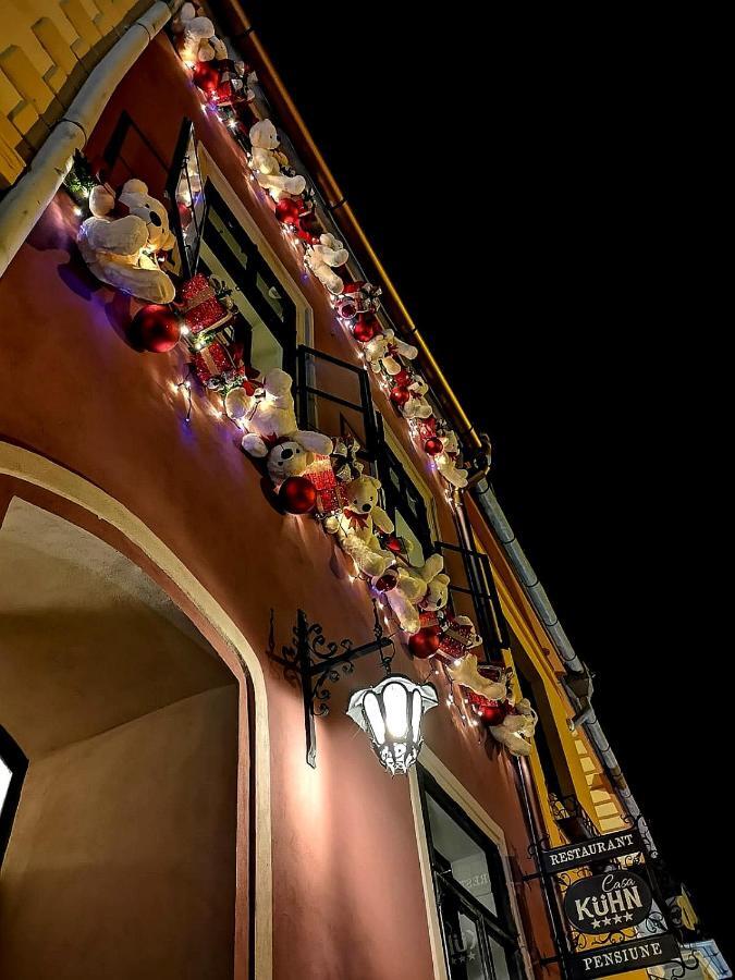 ホテル Casa Kuhn シギショアラ エクステリア 写真